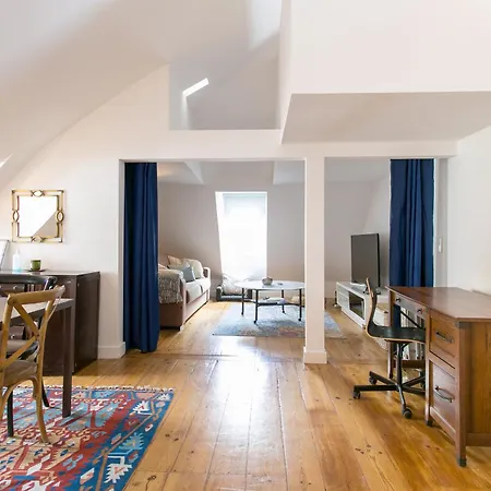 Апартаменти Loft Bairro Alto Лісабон